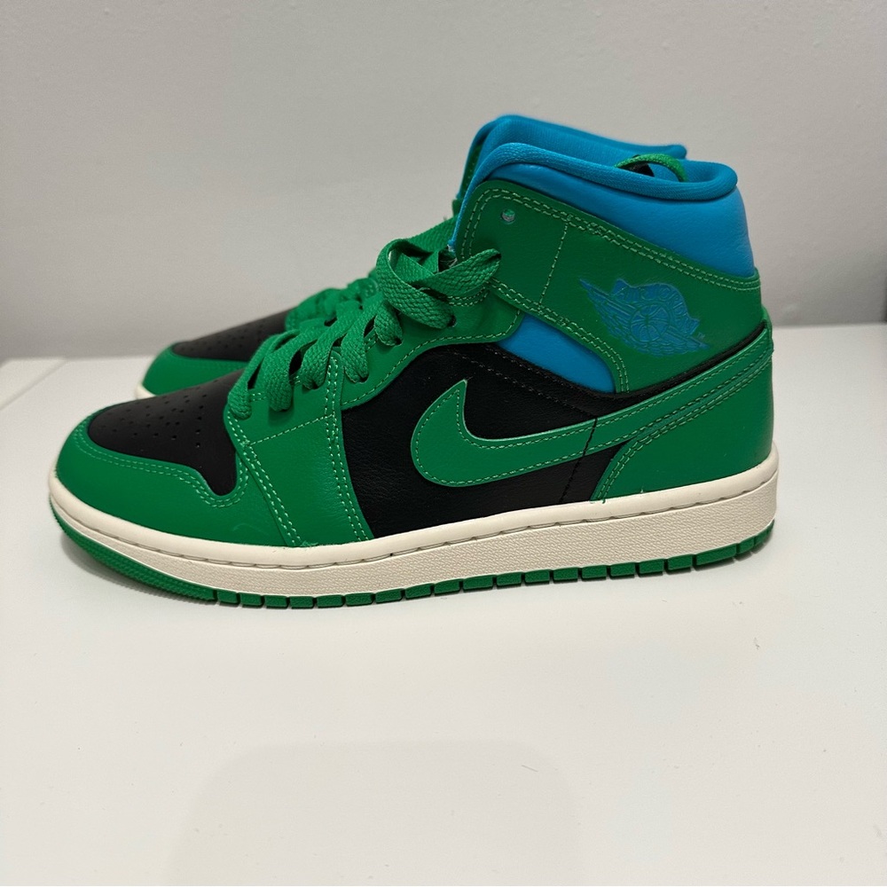 Women’s Air Jordans - New - Black/Green/Aqua - 7